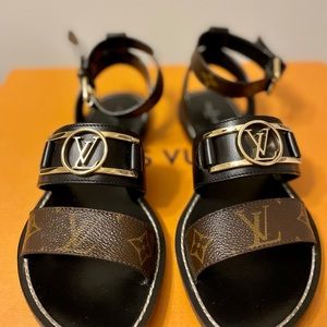 Luis Vuitton Academy Flat Sandal